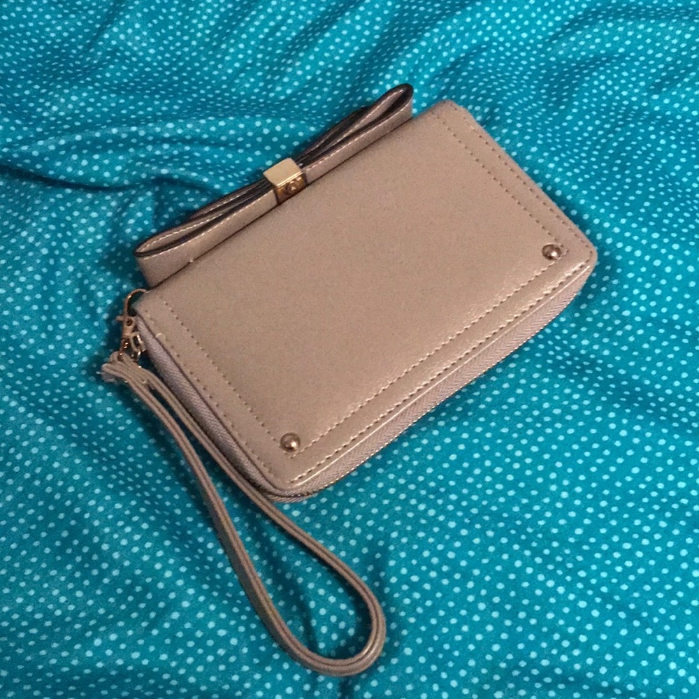 Grey Faux Leather Wristlet